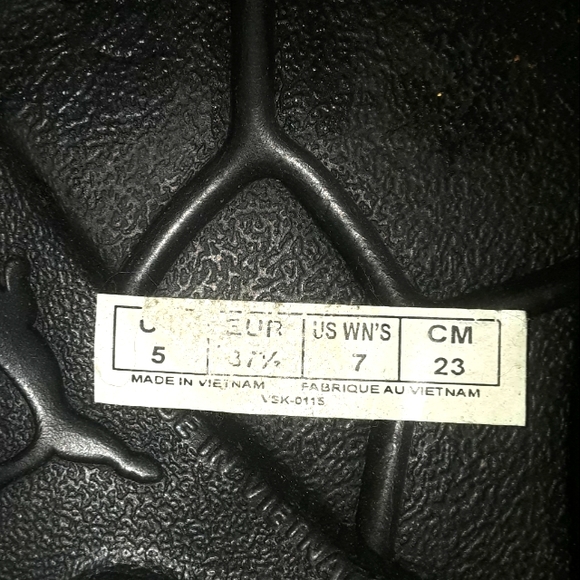 Puma- Black Sandals Size 7M - Picture 5 of 5